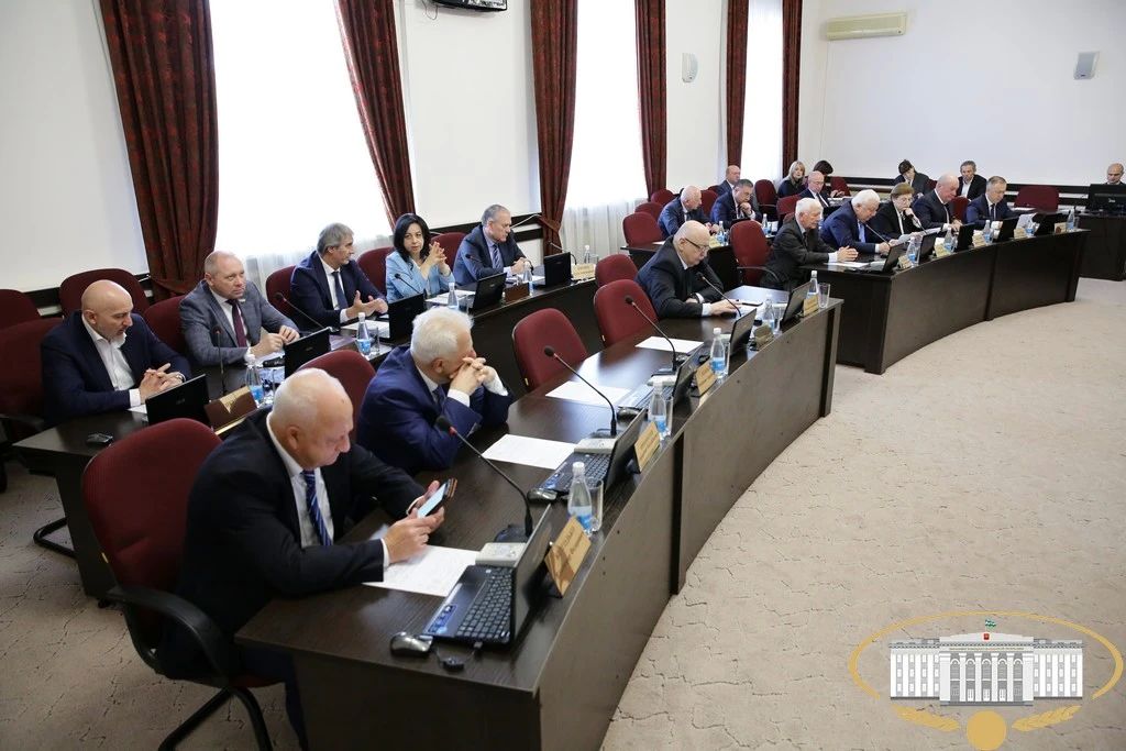 Под руководством Председателя Парламента КБР Татьяны Егоровой состоялось заседание президиума законодательного органа республики Под руководством Председателя Парламента КБР Татьяны Егоровой состоялось заседание президиума законодательного органа республики