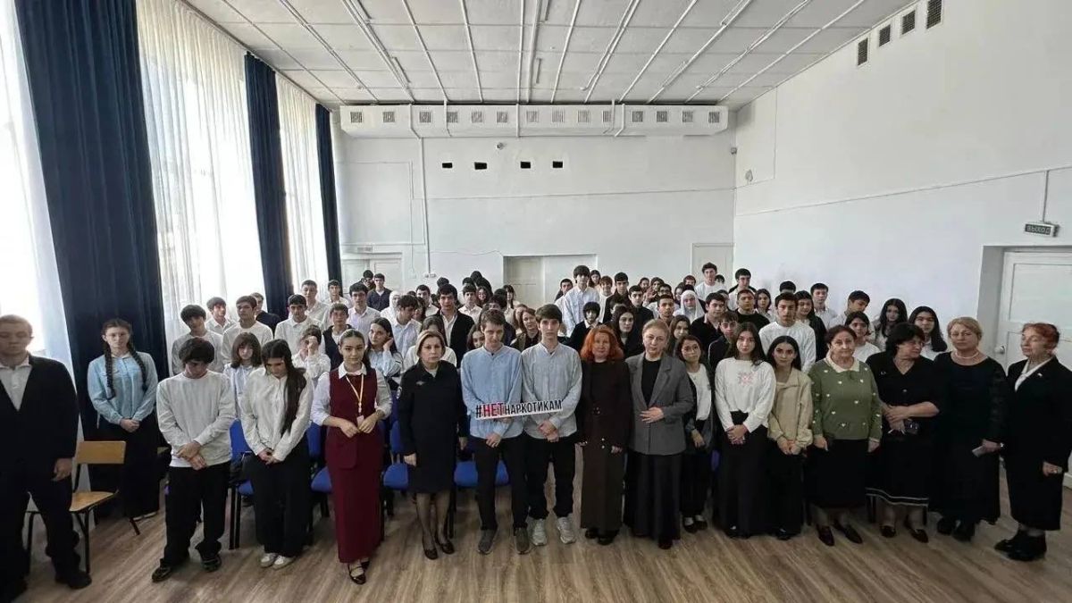 В ШКОЛАХ КАБАРДИНО-БАЛКАРИИ СТАРТОВАЛ ЦИКЛ ВСТРЕЧ, ПОСВЯЩЕННЫХ БЕЗОПАСНОСТИ ПОДРОСТКОВ