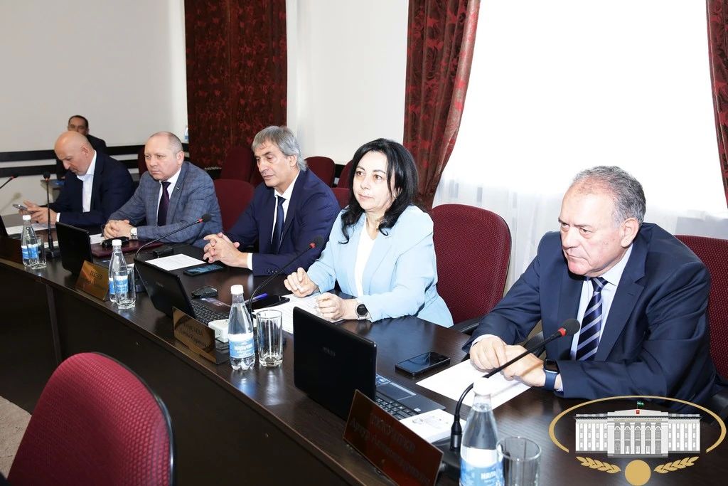 Под руководством Председателя Парламента КБР Татьяны Егоровой состоялось заседание президиума законодательного органа республики Под руководством Председателя Парламента КБР Татьяны Егоровой состоялось заседание президиума законодательного органа республики