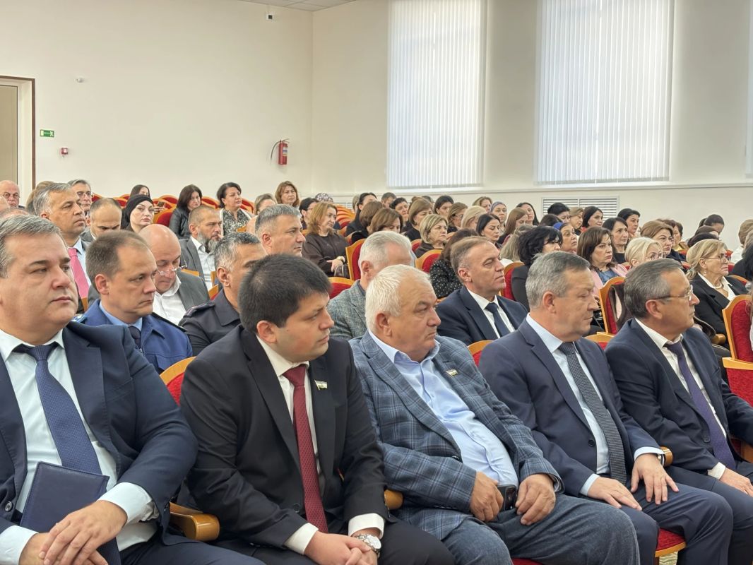 6 октября состоялось первая организационная сессия Совета местного самоуправления Урванского муниципального района восьмого созыва, на которой выступил с докладом о прошедшей избирательной кампании на территории Урванского... 6 октября состоялось первая организационная сессия Совета местного самоуправления Урванского муниципального района восьмого созыва, на которой выступил с докладом о прошедшей избирательной кампании на территории Урванского...