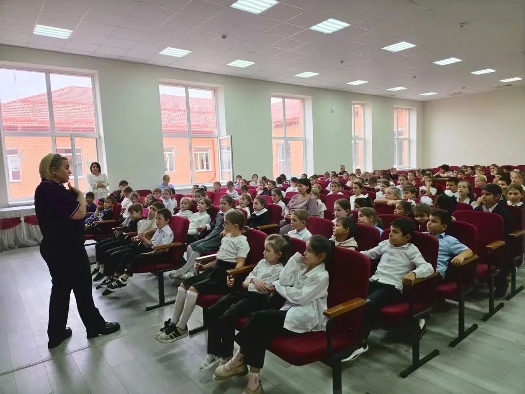 В Прохладненском районе Кабардино-Балкарии состоялись комплексные занятия по ПДД «Безопасная осень» В Прохладненском районе Кабардино-Балкарии состоялись комплексные занятия по ПДД «Безопасная осень»