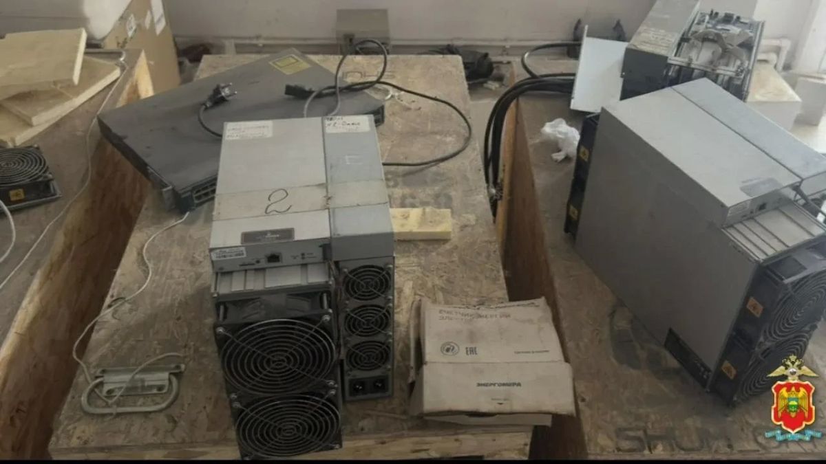 ПОЛИЦИЯ ВЫЧИСЛИЛА МАЙНЕРА ИЗ НАЛЬЧИКА, ПРИЧИНИВШЕГО ЭНЕРГОСБЫТОВОЙ КОМПАНИИ УЩЕРБ В 5 МЛН РУБЛЕЙ ПОЛИЦИЯ ВЫЧИСЛИЛА МАЙНЕРА ИЗ НАЛЬЧИКА, ПРИЧИНИВШЕГО ЭНЕРГОСБЫТОВОЙ КОМПАНИИ УЩЕРБ В 5 МЛН РУБЛЕЙ