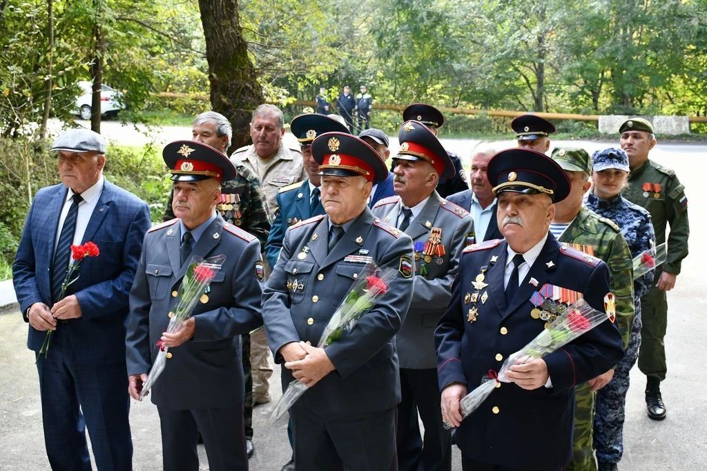 В ЧЕГЕМСКОМ РАЙОНЕ ПОЧТИЛИ ПАМЯТЬ КУРСАНТОВ ОРДЖОНИКИДЗЕВСКОГО ВОЕННОГО УЧИЛИЩА НКВД СССР В ЧЕГЕМСКОМ РАЙОНЕ ПОЧТИЛИ ПАМЯТЬ КУРСАНТОВ ОРДЖОНИКИДЗЕВСКОГО ВОЕННОГО УЧИЛИЩА НКВД СССР