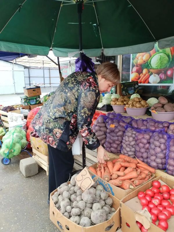 В рамках месячника «Милосердие», который традиционно проходит в Кабардино-Балкарии с 1 по 31 октября, члены семей участников СВО, труженики тыла и одинокие инвалиды, состоящие на социальном обслуживании в ГКУ «РКЦСОН» МТиСЗ... В рамках месячника «Милосердие», который традиционно проходит в Кабардино-Балкарии с 1 по 31 октября, члены семей участников СВО, труженики тыла и одинокие инвалиды, состоящие на социальном обслуживании в ГКУ «РКЦСОН» МТиСЗ...
