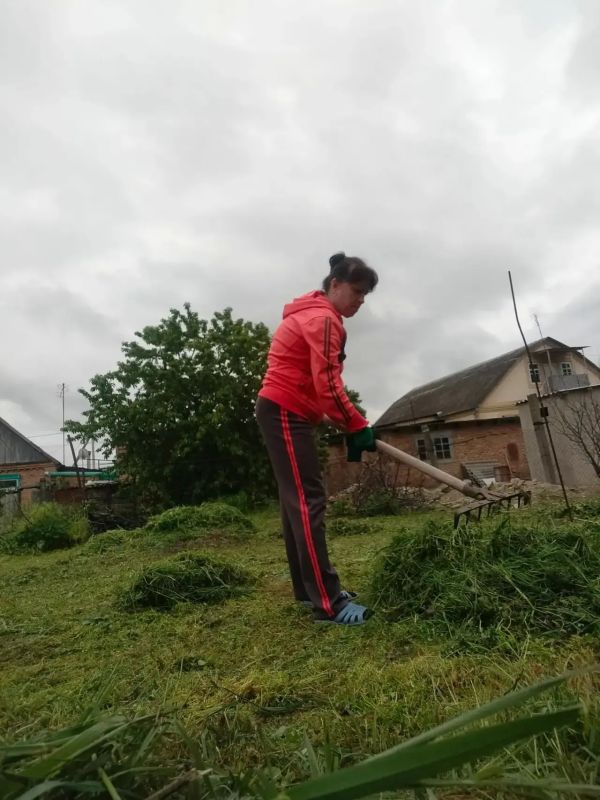 В рамках месячника «Милосердие», который традиционно проходит в Кабардино-Балкарии с 1 по 31 октября, члены семей участников СВО, труженики тыла и одинокие инвалиды, состоящие на социальном обслуживании в ГКУ «РКЦСОН» МТиСЗ... В рамках месячника «Милосердие», который традиционно проходит в Кабардино-Балкарии с 1 по 31 октября, члены семей участников СВО, труженики тыла и одинокие инвалиды, состоящие на социальном обслуживании в ГКУ «РКЦСОН» МТиСЗ...