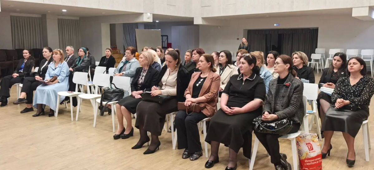 В ТЮЗе проходит мероприятие, в рамках которого презентуют новый чат-бот, который поможет в раннем выявлении случаев травли и психологического давления в школе В ТЮЗе проходит мероприятие, в рамках которого презентуют новый чат-бот, который поможет в раннем выявлении случаев травли и психологического давления в школе