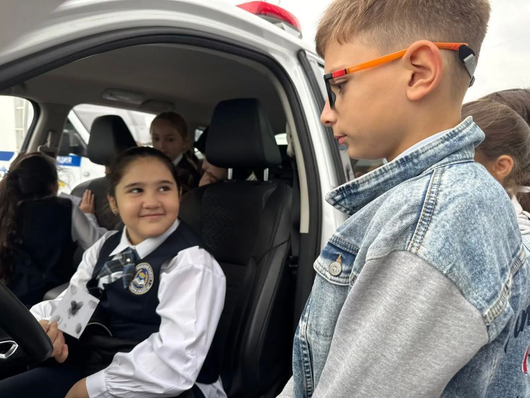 ШКОЛЬНИКИ УРВАНСКОГО РАЙОНА ПОЗНАКОМИЛИСЬ СО СЛУЖБОЙ ПОЛИЦИИ ШКОЛЬНИКИ УРВАНСКОГО РАЙОНА ПОЗНАКОМИЛИСЬ СО СЛУЖБОЙ ПОЛИЦИИ