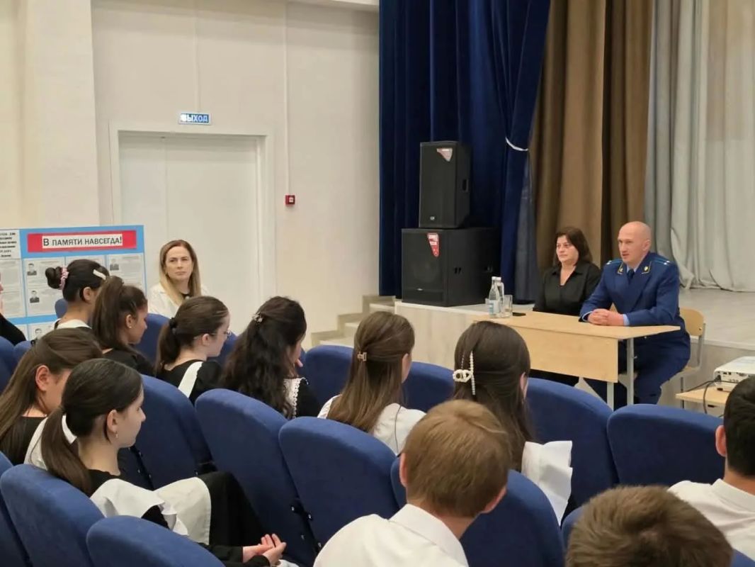Прокуратура Зольского района Кабардино-Балкарской Республики приняла участие в мемориальном мероприятии, посвященном Дню памяти погибших сотрудников правоохранительных органов Прокуратура Зольского района Кабардино-Балкарской Республики приняла участие в мемориальном мероприятии, посвященном Дню памяти погибших сотрудников правоохранительных органов