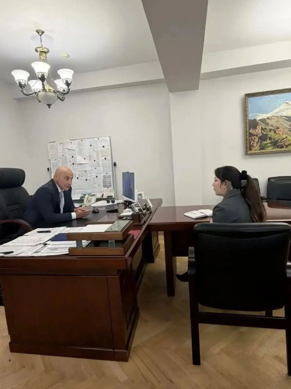 В Минтруде КБР состоялась встреча с представителями Молодёжного правительства республики В Минтруде КБР состоялась встреча с представителями Молодёжного правительства республики