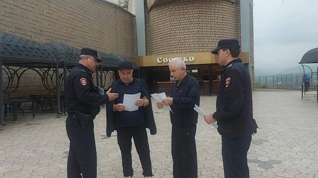 В СТОЛИЦЕ КАБАРДИНО-БАЛКАРИИ ПОЛИЦЕЙСКИЕ ПРОВЕЛИ АКЦИЮ ПО ЗАЩИТЕ ОТ МОШЕННИКОВ В СТОЛИЦЕ КАБАРДИНО-БАЛКАРИИ ПОЛИЦЕЙСКИЕ ПРОВЕЛИ АКЦИЮ ПО ЗАЩИТЕ ОТ МОШЕННИКОВ