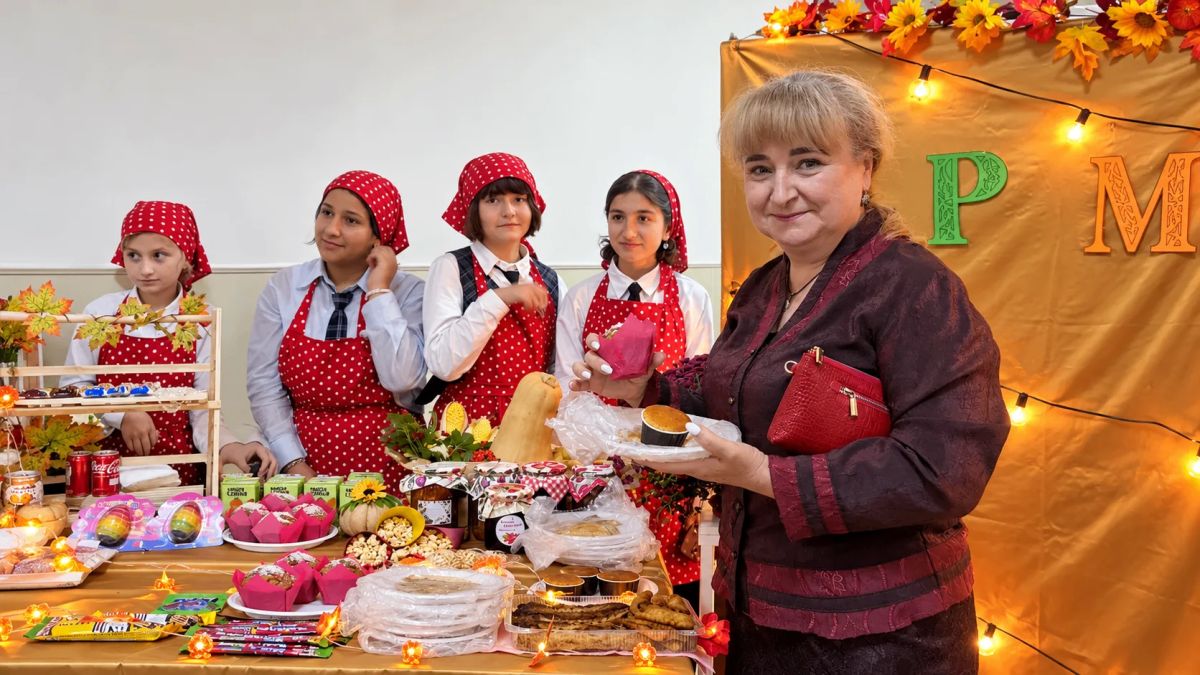 В нальчикской школе провели благотворительную ярмарку в поддержку участников СВО