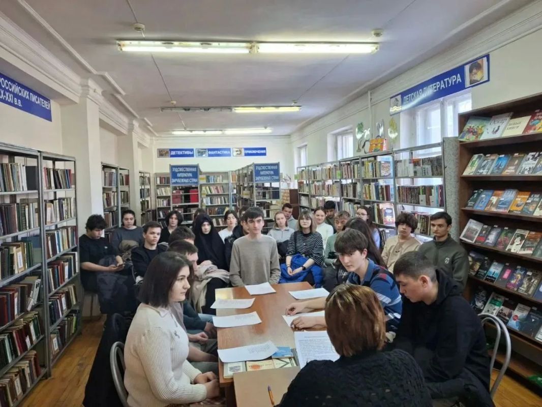 В Отделе городского абонемента ГНБ КБР им. Т.К. Мальбахова состоялось очередное заседание клуба любителей малого жанра литературы «Читаем рассказ…»