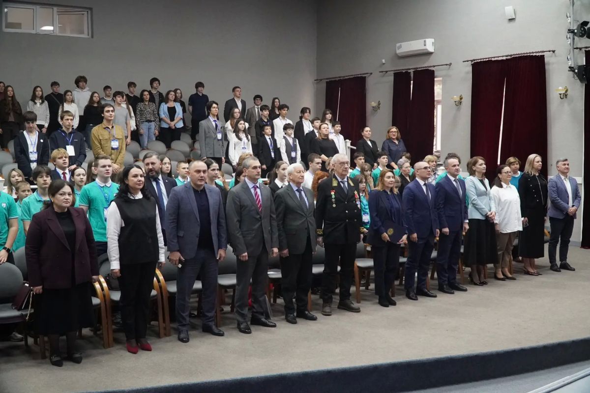 Сегодня в родном КБГУ поприветствовал участников Кавказского форума «Дипломаты будущего», который объединил юных дипломатов из разных регионов нашей страны Сегодня в родном КБГУ поприветствовал участников Кавказского форума «Дипломаты будущего», который объединил юных дипломатов из разных регионов нашей страны