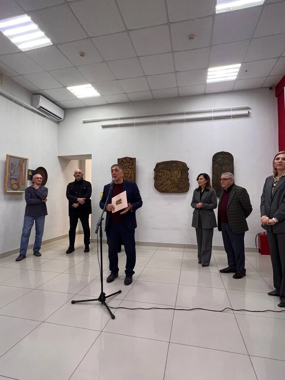 В музее ИЗО открылась персональная выставка народного художника республики Адыгея Рамазана Хуажева