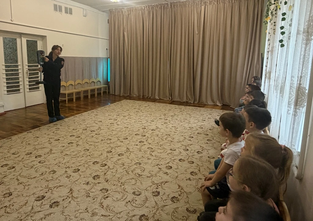 В рамках профилактической работы по снижению детского дорожно-транспортного травматизма сотрудники Госавтоинспекции Управления МВД России по городу Нальчику организовали интерактивное занятие для воспитанников детского сада...