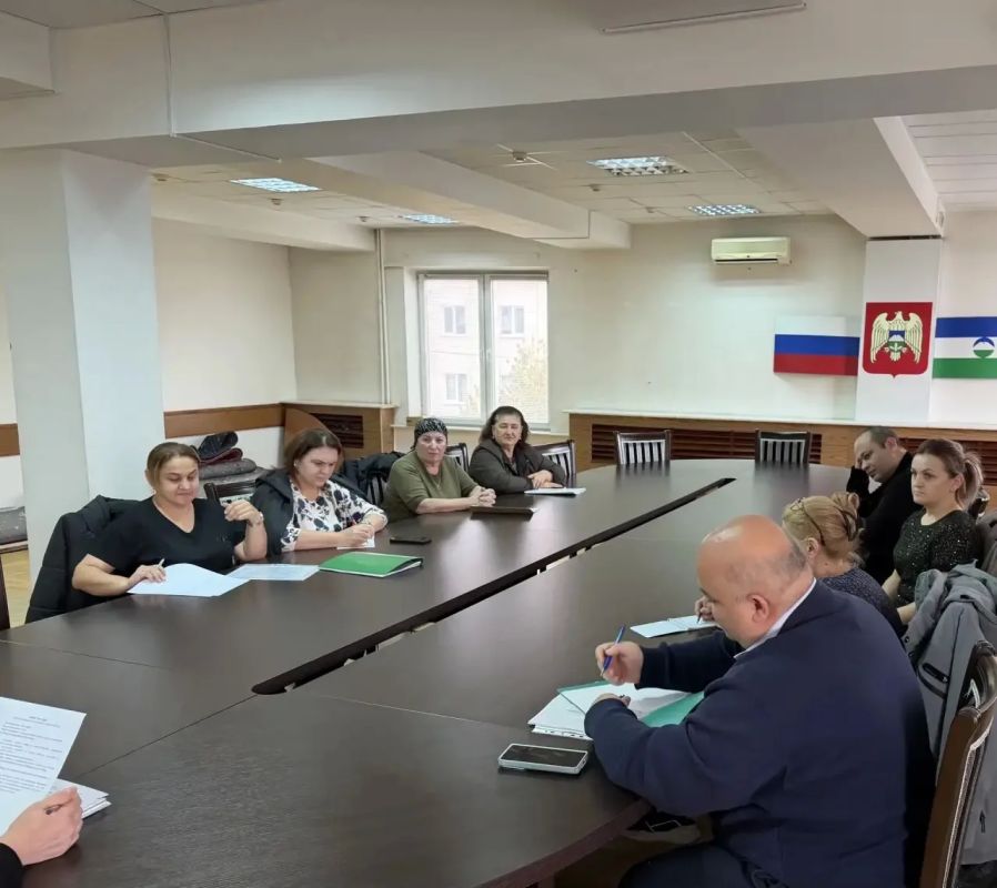 30 октября 2026 года отдел опеки и попечительства Министерства труда и социальной защиты Кабардино-Балкарской Республики провел рабочее совещание под руководством начальника отдела Аиды Дышековой 30 октября 2026 года отдел опеки и попечительства Министерства труда и социальной защиты Кабардино-Балкарской Республики провел рабочее совещание под руководством начальника отдела Аиды Дышековой