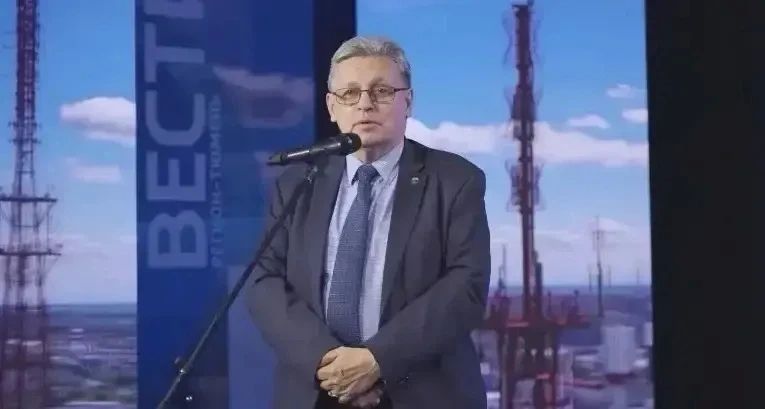 Рифат Сабитов принял участие в открытии обновленной студии ГТРК «Тюмень» и провел творческую встречу с юнкорами Рифат Сабитов принял участие в открытии обновленной студии ГТРК «Тюмень» и провел творческую встречу с юнкорами