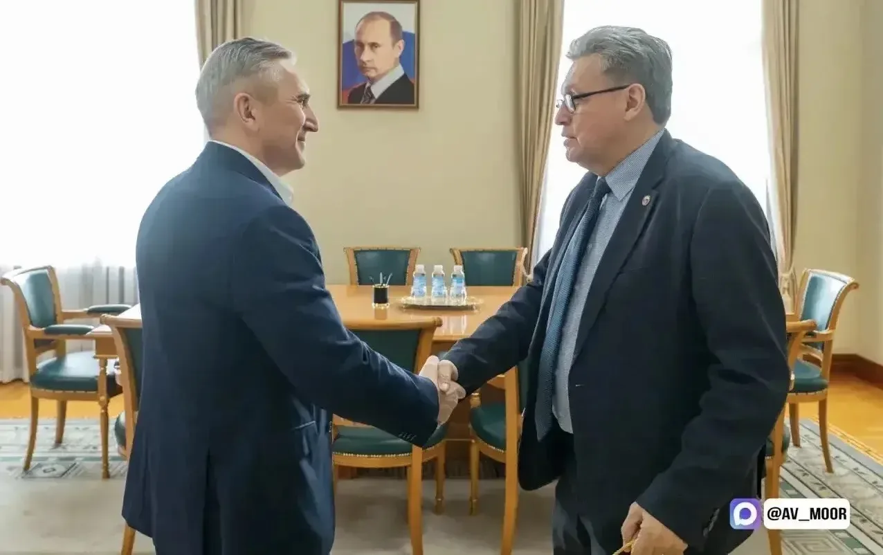 Рифат Сабитов принял участие в открытии обновленной студии ГТРК «Тюмень» и провел творческую встречу с юнкорами